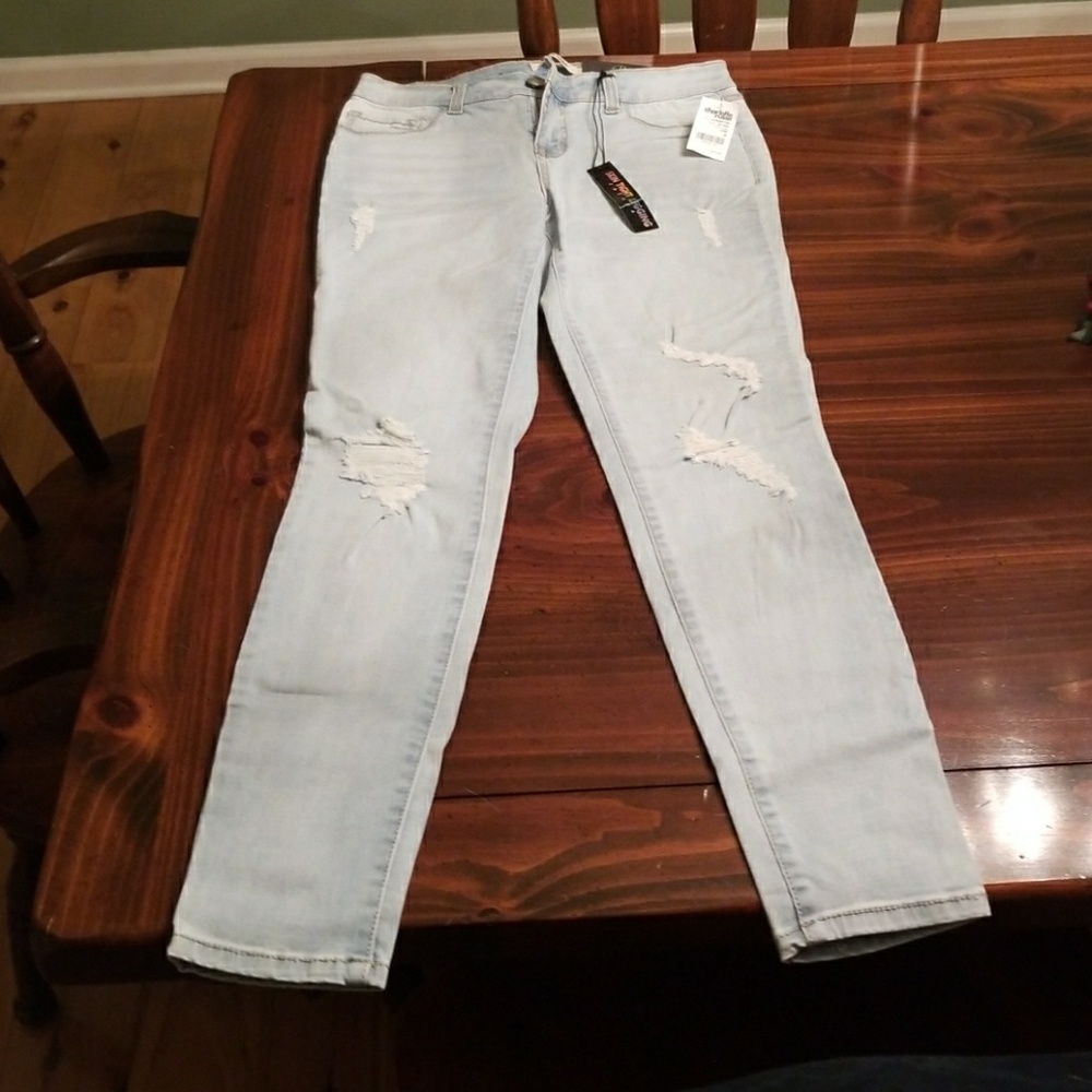 Distressed Jeans by Refuge